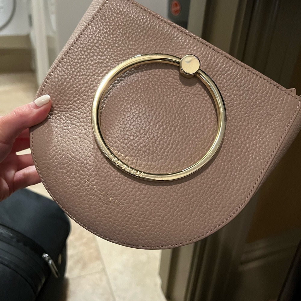 Selling light pink TED BAKER crossbody, can also remove the straps